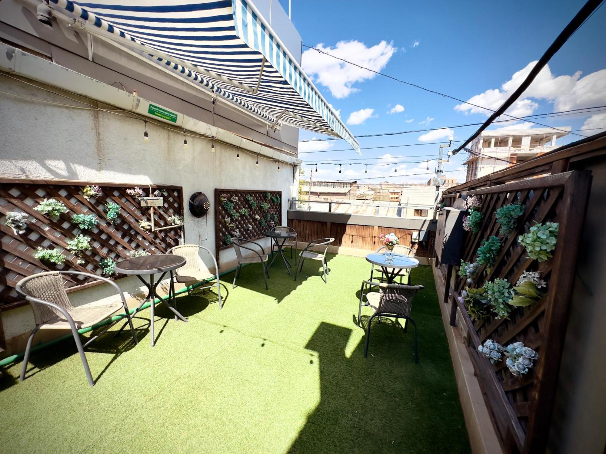 יירבאן Rest Apartments By Nava Hotel מראה חיצוני תמונה